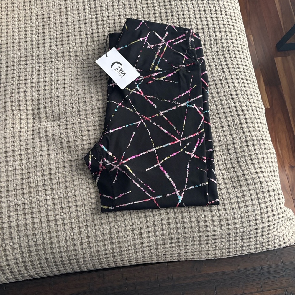 ZYIA Black Leggings with Multicolor Lines